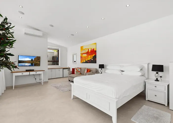 Outstanding 4-Bed Home With Garden Pool & More