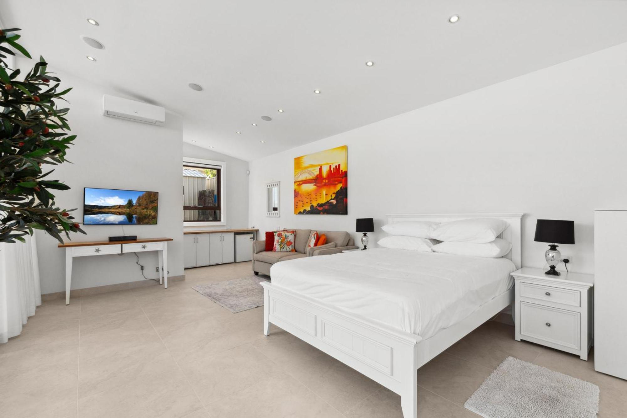 Outstanding 4-bed With Garden Pool & Sydney